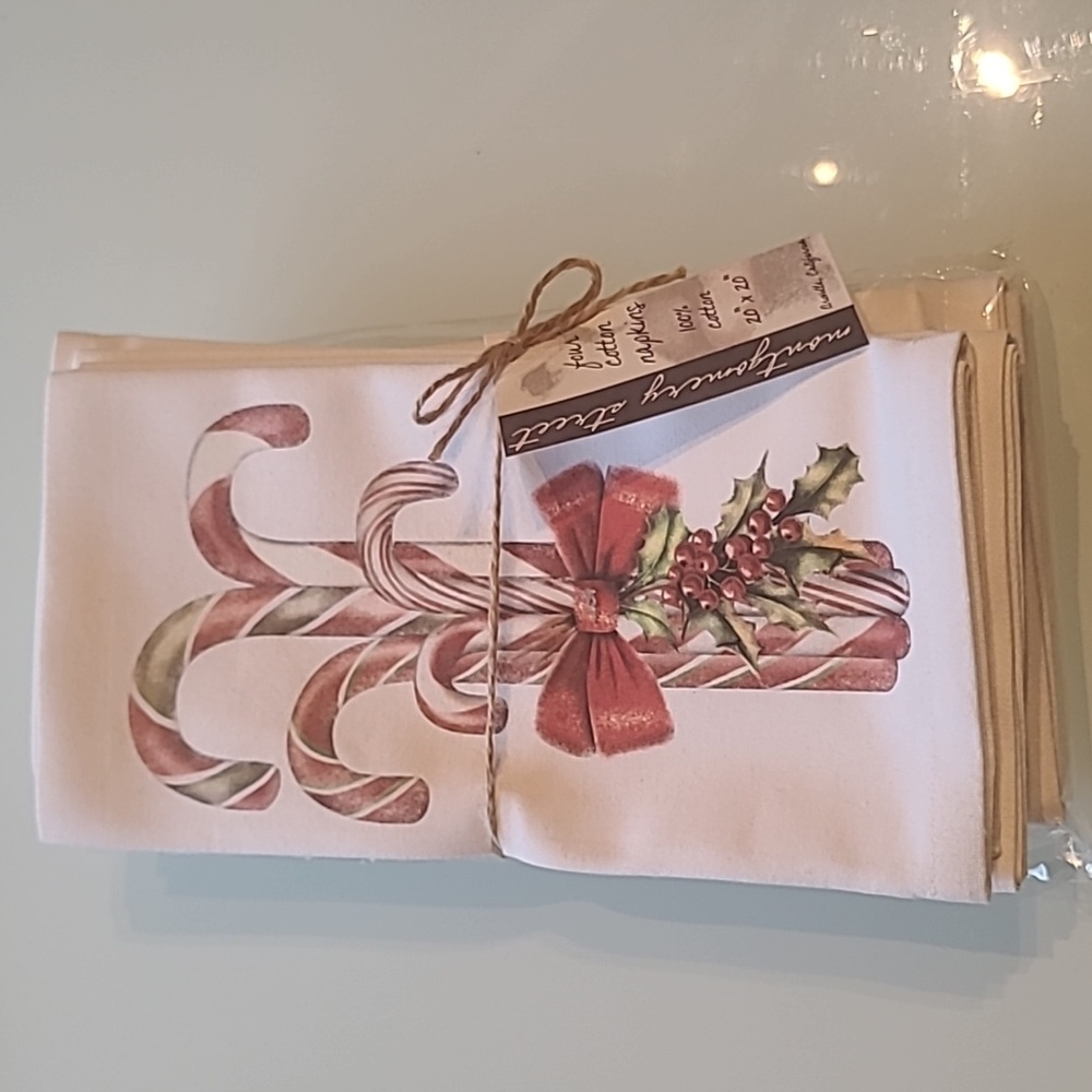 Holiday Candy Cane Napkin Set